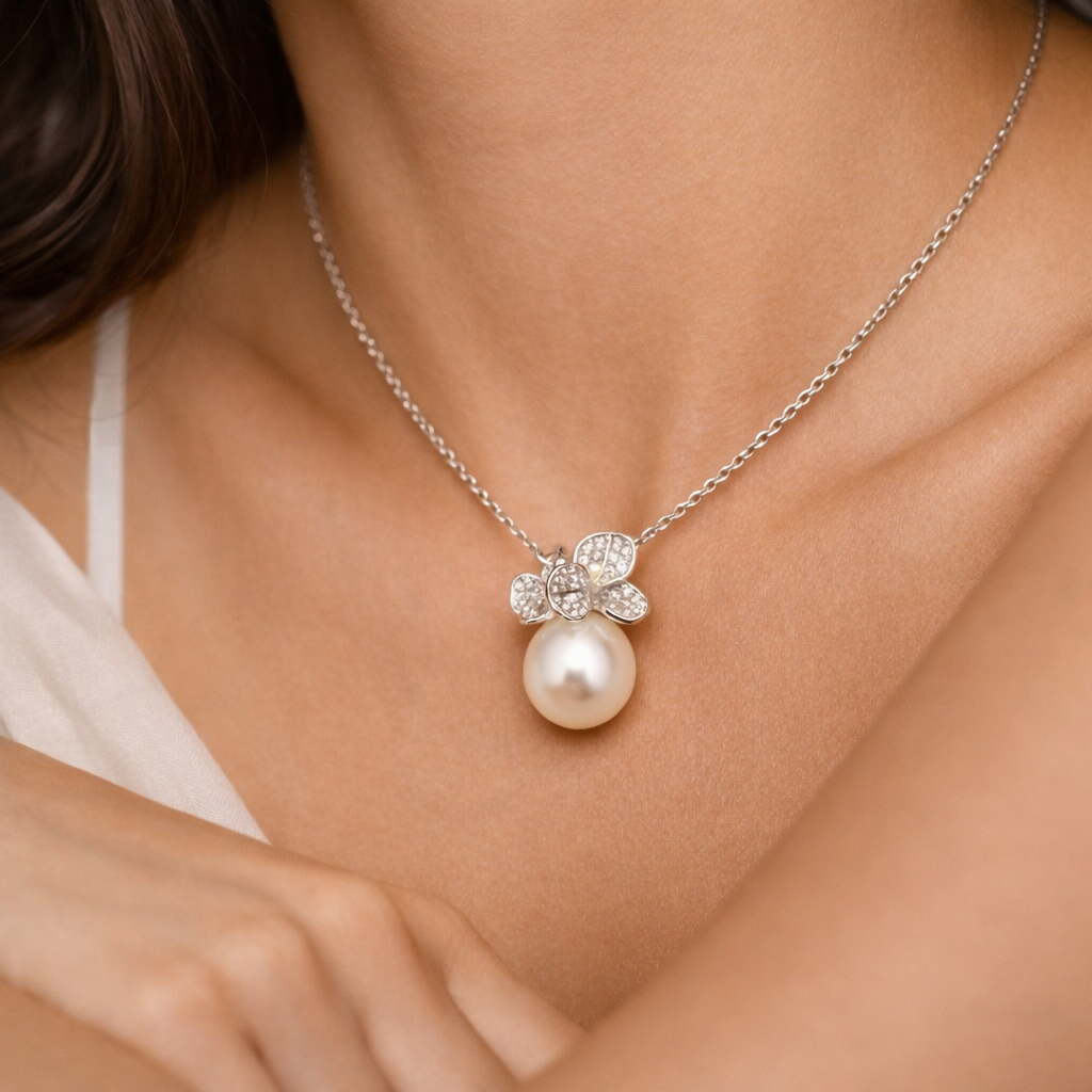 Elegant Pearl Locket Pendant
