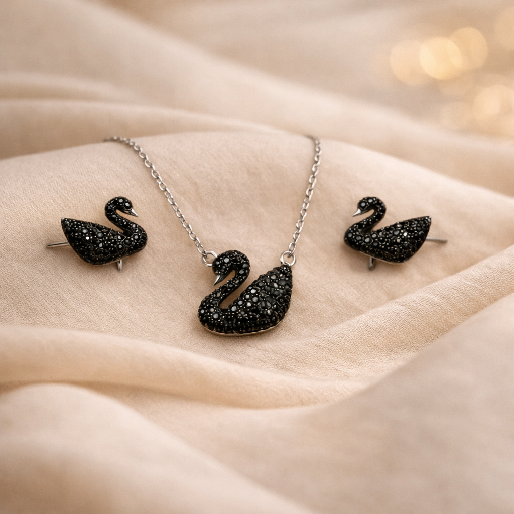 Black Swan Pendant Set