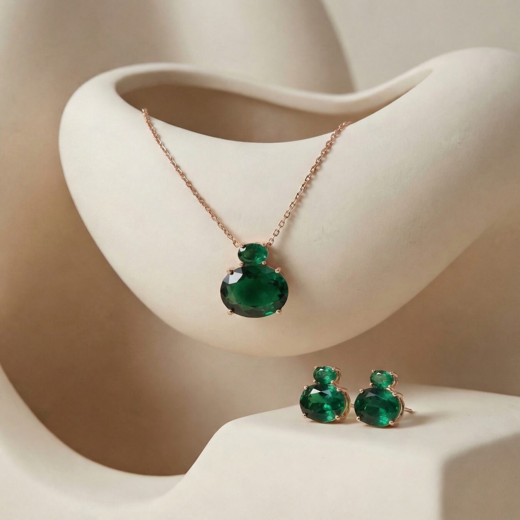 Elegant Green Gemstone Pendant