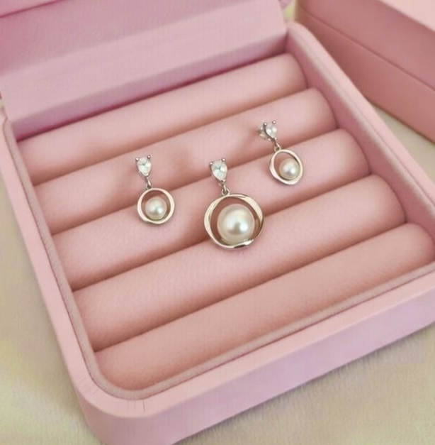 Pearl Circle Set