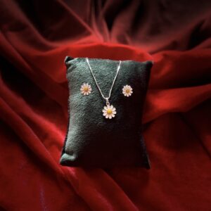 Daisy Necklace and Earrings Set - Image 2